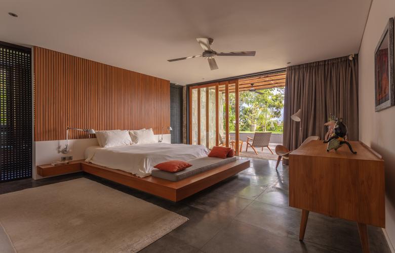 Luxurious Villa Designed By Gm Architects Close To Batu Bolong Beach